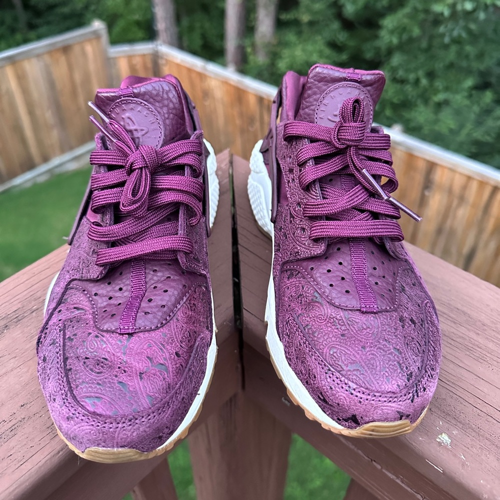 Womens Huaraches sz 8